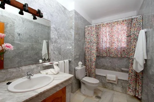 Apartamentos El Guirre Valle Gran Rey Spain